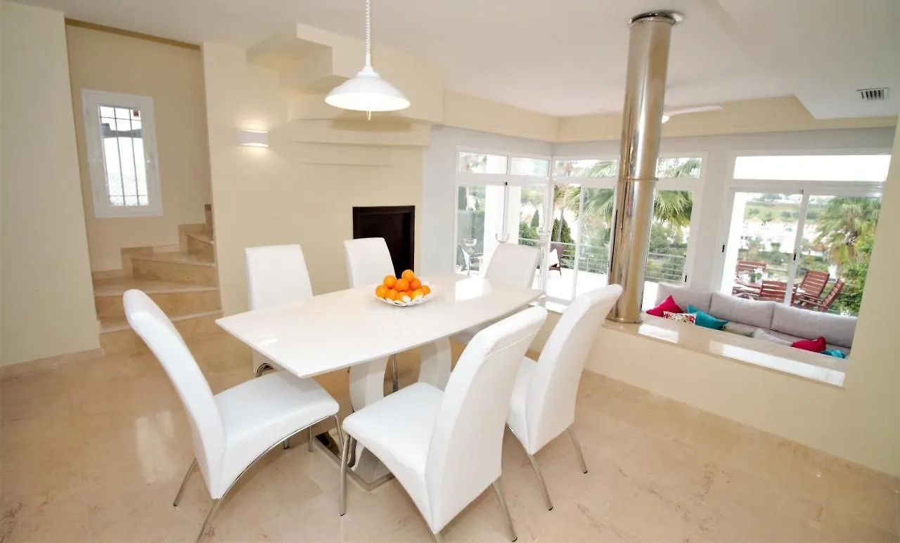 Villa Rosa luxury private large Villa to rent Manilva