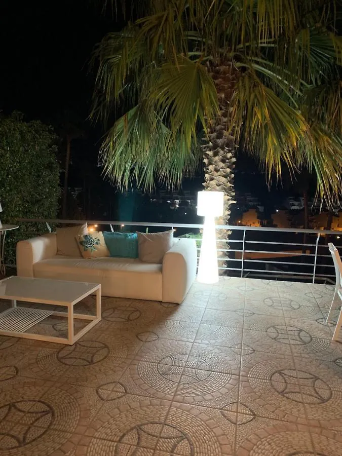 Villa Rosa luxury private large Villa to rent Manilva